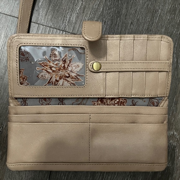 HOBO Roam Wristlet Leather - Picture 3 of 8